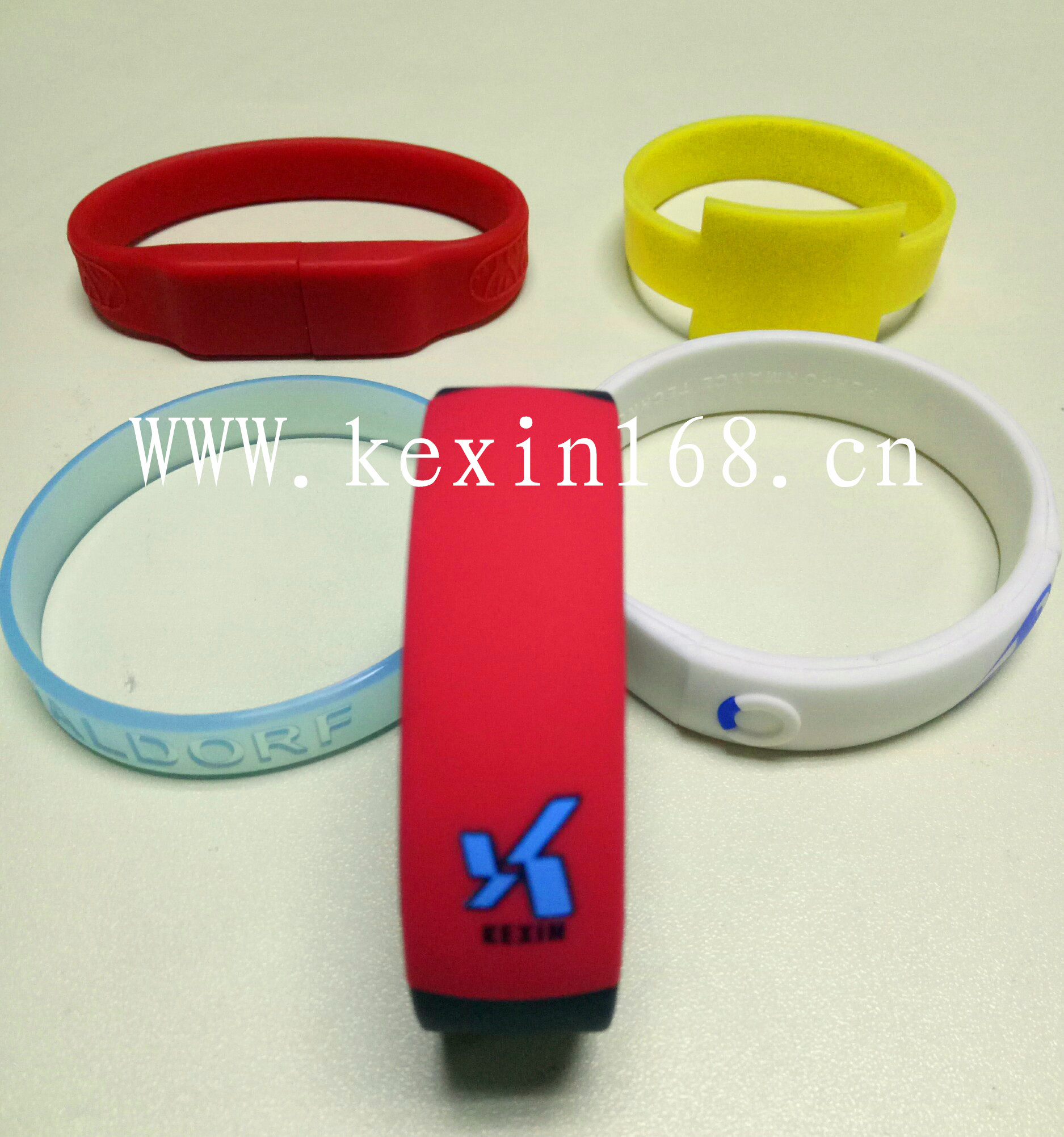 Fashion silicone bracelet 時(shí)尚創(chuàng  )意硅膠手環(huán)